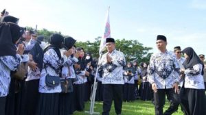 Peringati HUT ke-77 PGRI dan HGN 2022, Bupati Achmad Fikry Perjuangkan Guru Kontrak Jadi PPPK – Banjarmasin Post