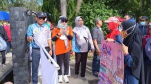 Pekan Olahraga dan Jalan Santai Isi Rangkaian HUT PGRI dan Hari Guru di Kabupaten Balangan – Banjarmasin Post