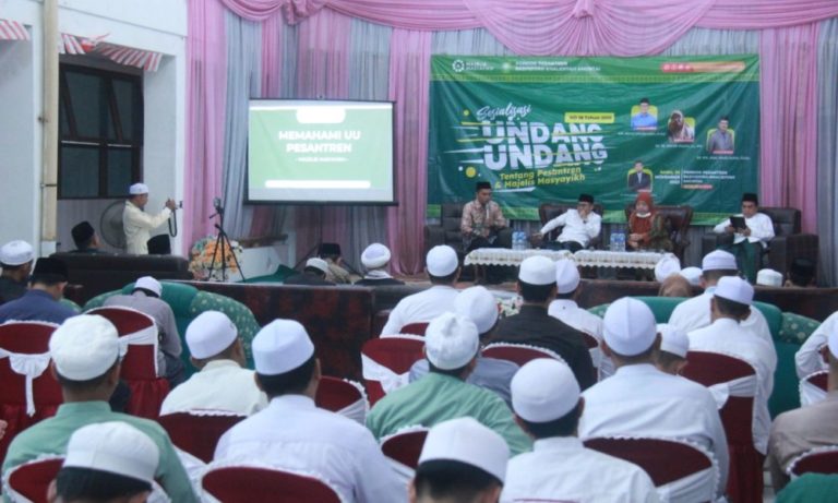 Majelis Masyayikh Sosialisasikan UU Pondok Pesantren di Pondok Pesantren Rakha Amuntai