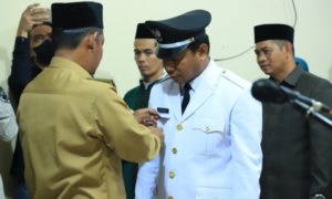 Pelantikan Kepala Desa Cakeru, Plt Bupati HSU Perintahkan Ini