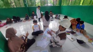 Hari Ayah, Siswa Sekolah Alam Al Tamar Balangan Pakai Baju Ayah Ungkap Cinta – Banjarmasin Post