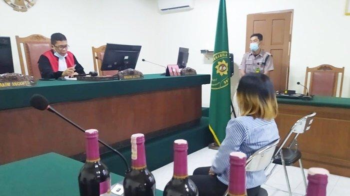 Perempuan Penjual Miras di Kecamatan Tabalong Diganjar Hakim Pengadilan Negeri Tanjung Denda Rp 250.000