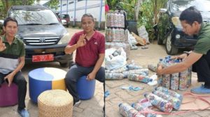 Membuat Kursi Bangku Cantik Berbahan Ecobrick dari Sampah Plastik, Layanan LHP HST Banjir Pesanan