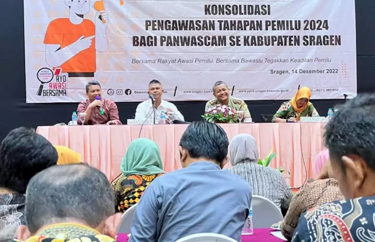 Masuki Tahapan Pilkada, Bawaslu Sragen Bekali Panwascam Kenali Berita Hoax |  pemilu 2024