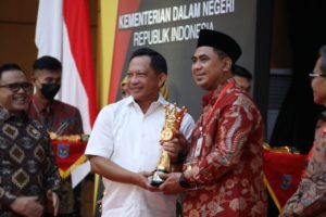 FOTO: Mendagri Berikan Penghargaan Daerah Paling Inovatif di IGA 2022 – SINDOnews Photo