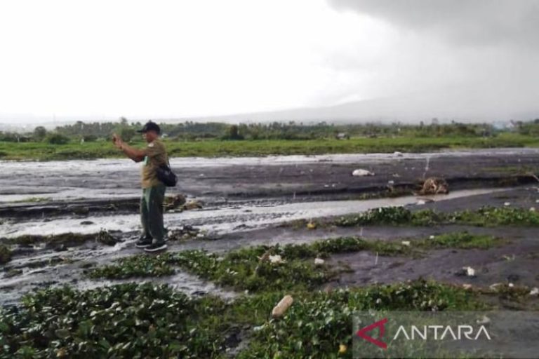 Abu Vulkanik Gunung Kerinci Sebagian Besar Mengarah ke Solok Selatan – Medcom.Id