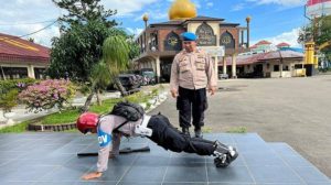 Video Tutorial Lato-lato Viral, Anggota Polisi HSU Ini Disanksi Hingga Senjatanya Dilucuti – Banjarmasin Post