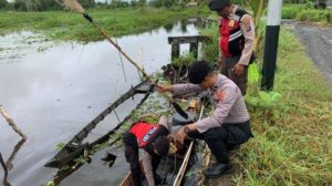 Alat Pingsan Ikan Ganggu Warga Pinangkara, Personil Polsek HSU Amankan Alat Pingsan