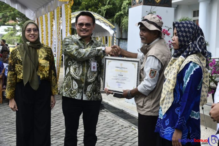 Pemprov Kalsel Serahkan Penghargaan ProKlim dan Sasangga… – Banua Frame