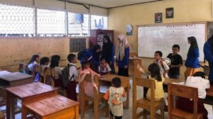 Gelar FTK Berdedikasi di Desa HST Patilalain, Mahasiswa UIN Antasari Ini Lakukan Pembinaan Konversi