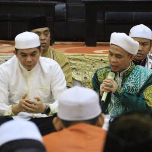 Pemkab Kotabaru Bersama Masyarakat Pulau Laut Gelar Peringatan Isra Mi’raj, Wakil Bupati Andi Rudi: Wujudkan Diri Sebagai Pengabdi