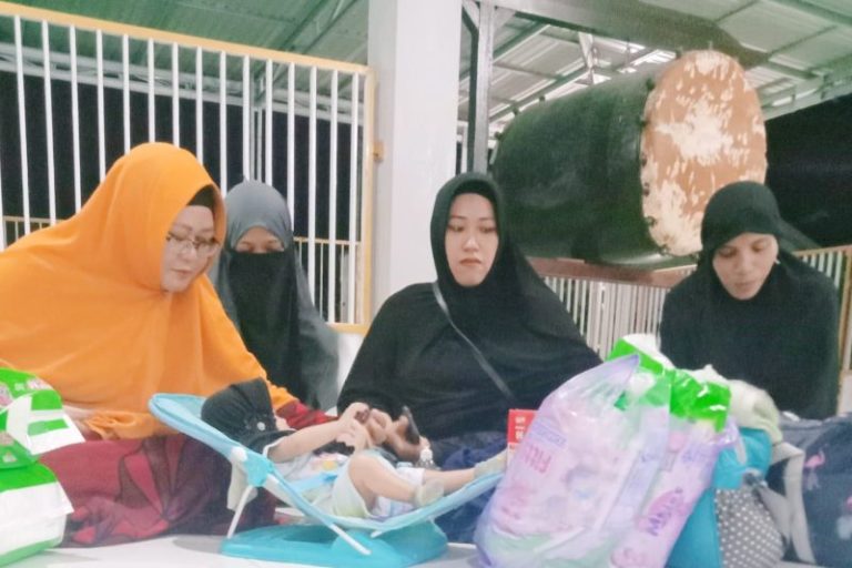 Warga Permata Baru menyambut bayi yatim piatu Alfiah