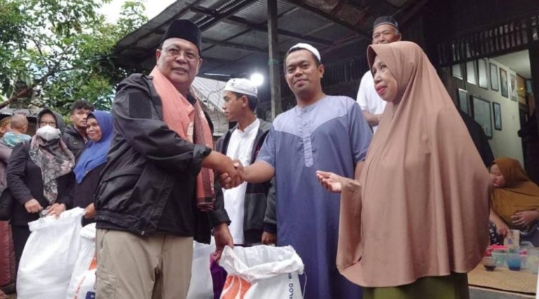 Pemprov Kalsel Salurkan Beras hingga Makanan Cepat Saji untuk Korban Banjir