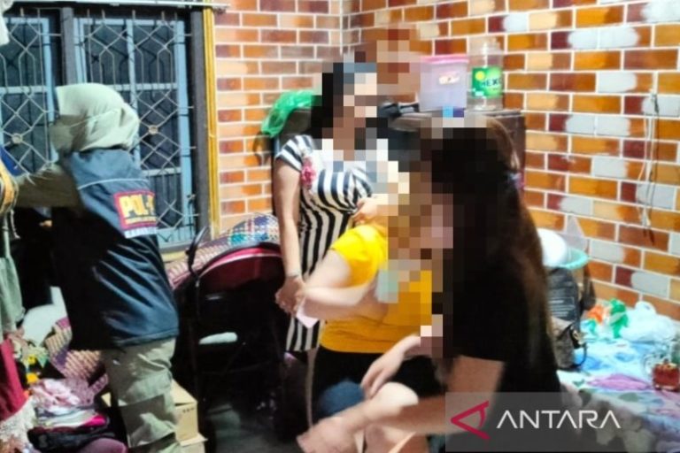 Pemerintah meminta pekerja perempuan di THM ilegal untuk bergabung dengan BLK di Tapin