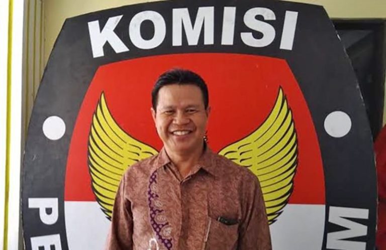 Setelah dirawat di RS Ratu Zalecha, Ketua KPU Kalsel Sarmuji meninggal dunia