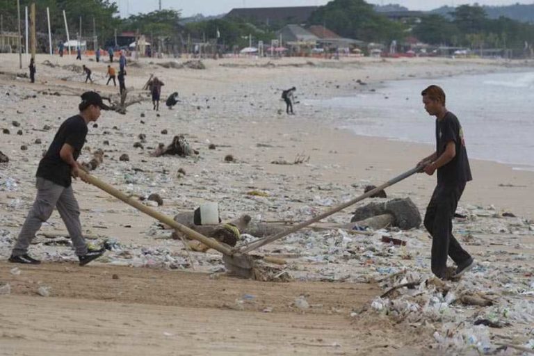 Masyarakat Pesisir Bali Diminta Waspada Potensi Gelombang Tinggi – BALIPOST.com