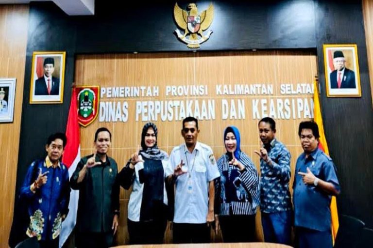 Kembangkan minat baca, Anggota DPD kunjungi Dispersip Kalsel