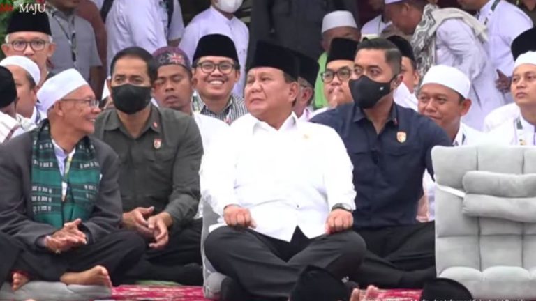 Prabowo Kembali Ikut Jokowi di Kalsel Usai Keluar dari Singapura, Istana Beri Penjelasan