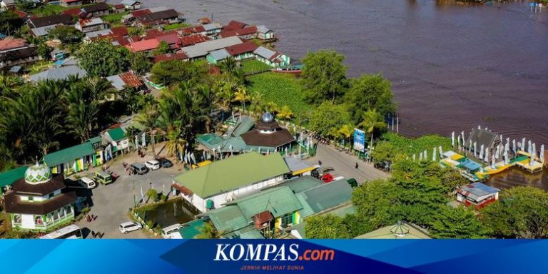 Ziarah Makam Ulama di Desa Wisata Kubah Basirih, Kalimantan Selatan