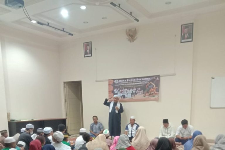 Kopkar AKM dan KS2 mengundang 50 anak yatim Bukber