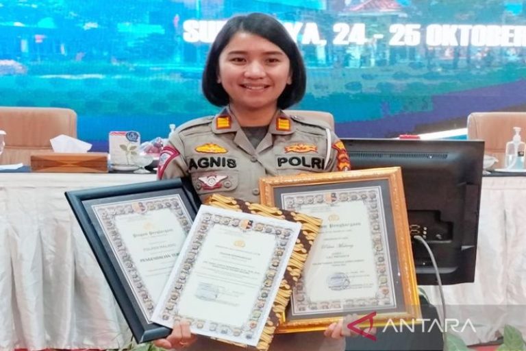 Prestasi AKP Agni menjadi kebanggaan teman-teman sekolah