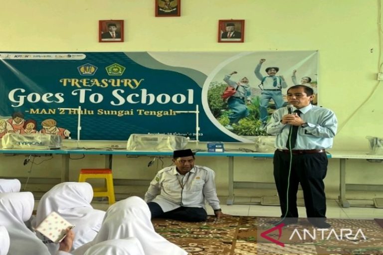 KPPN Barabai Gelar “Treasury Goes To School” di MAN 2 HST