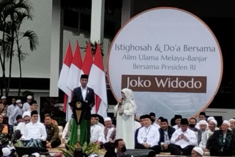 3 warga Tabalong menerima hadiah sepeda dari Presiden Jokowi